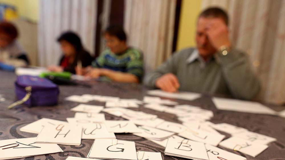 Kurse für Erwachsene bieten sowohl die evangelische als auch die katholische Akademie an