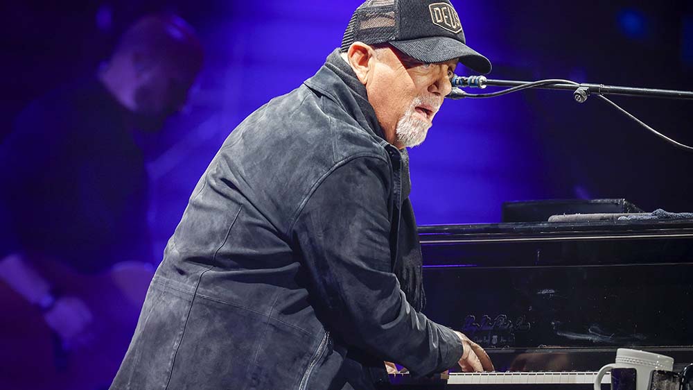 Der "Piano Man" in seinem Element: Billy Joel bei einem Auftritt n Tamp (Florida) im Februar 2024