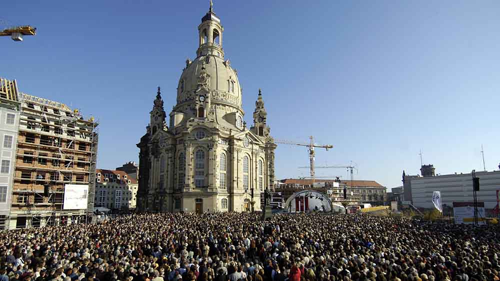 Die Frauenkirche in Dresden hat eine lange Tradition an Diskussionen hinter sich