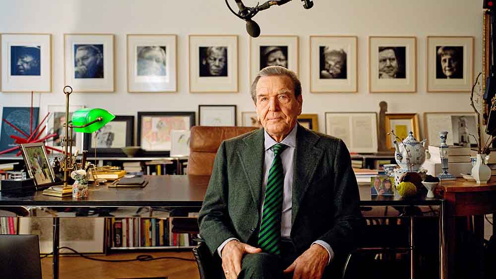 Für die ARD-Doku "Außer Dienst" ließ sich Gerhard Schröder ein halbes Jahr begleiten