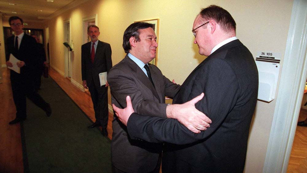 Als Premierminister Portugals trifft Antoniot Guterres im März 1998 den schwedischen Ministerpräsidenten Göran Persson