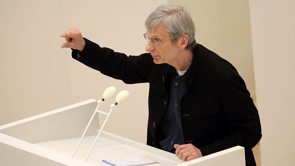 Hans-Christoph Berndt ist Fraktionsvorsitzender der Brandenburger AfD, die der Verfassungsschutz als rechtsextremen Verdachtsfall einordnet