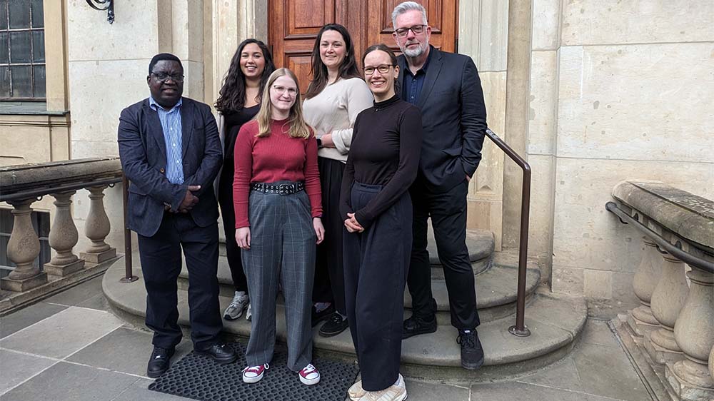 Die neu gewählten Mitglieder des Reformierten Bundes: 1. Reihe: Fidele Mushidi, Ester Holtschulte, Judith Kaiser (v.l.n.r.); 2. Reihe: Aylin Sayin, Selma Dorn und Bernd Becker (v.l.n.r.)
