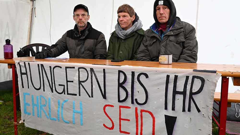 Diese drei Wissenschaftler sind im Berliner Regierungsviertel in den Hungerstreik getreten