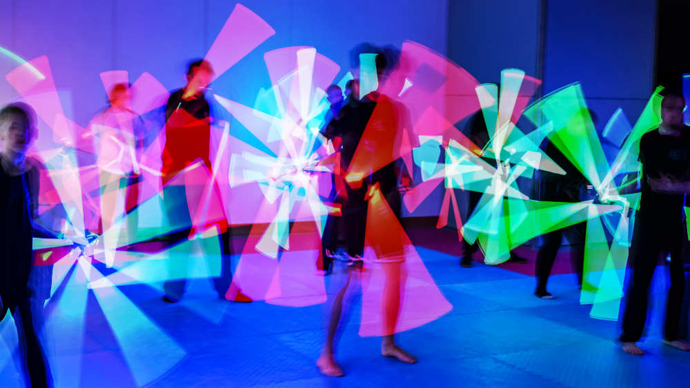 Lichtschwerttraining der Saber Academy in Karlsruhe. Sechs Schritte vorwärts, sechs zurück, rechts blocken, links blocken