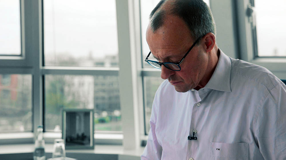 Das TV-Team durfte Friedrich Merz auch hinter die Kulissen begleiten