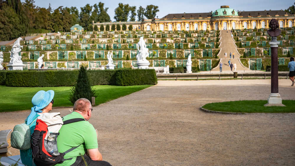 Das Schloss Sanssouci mit Schlosspark