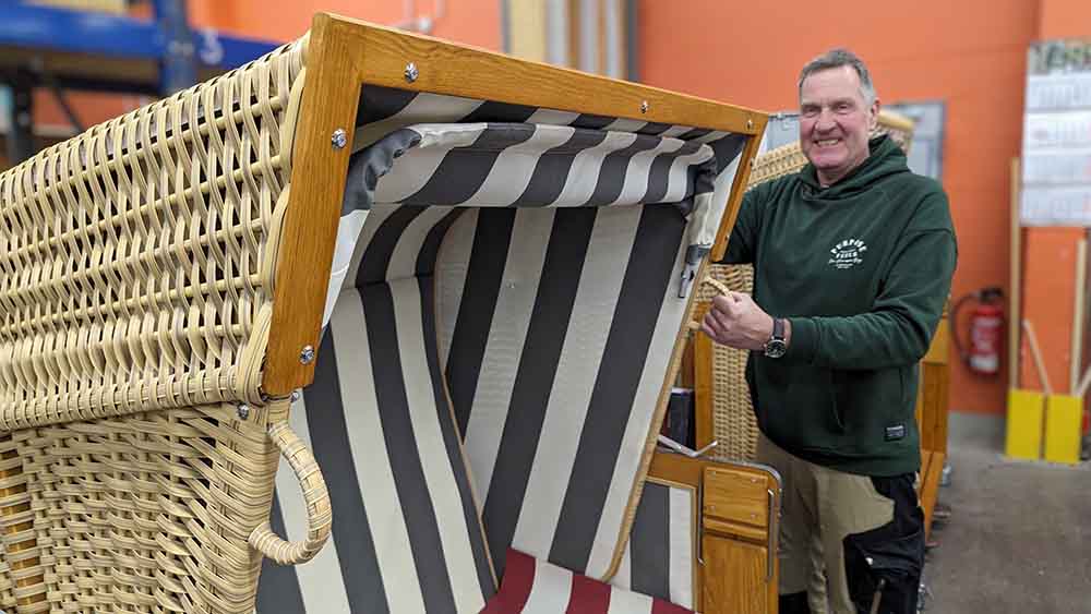 Image - Wo Menschen mit und ohne Behinderung Strandkörbe bauen