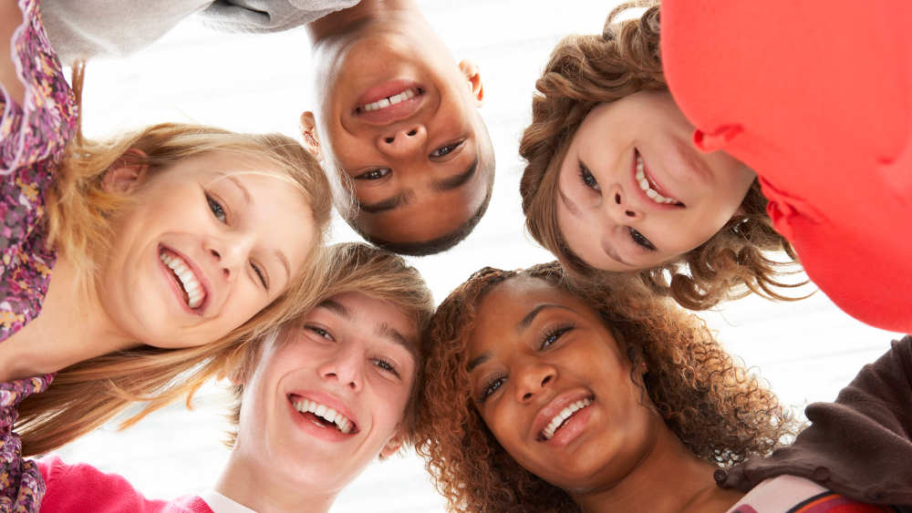 Im Jahr 1998 begründete der indische Arzt Madan Katari den Weltlachtag am ersten Sonntag im Mai. Dieses Jahr ist er am 5. Mai