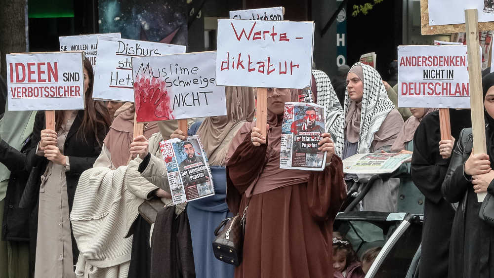 Kalifat-Demo auf dem Steindamm in Hamburg