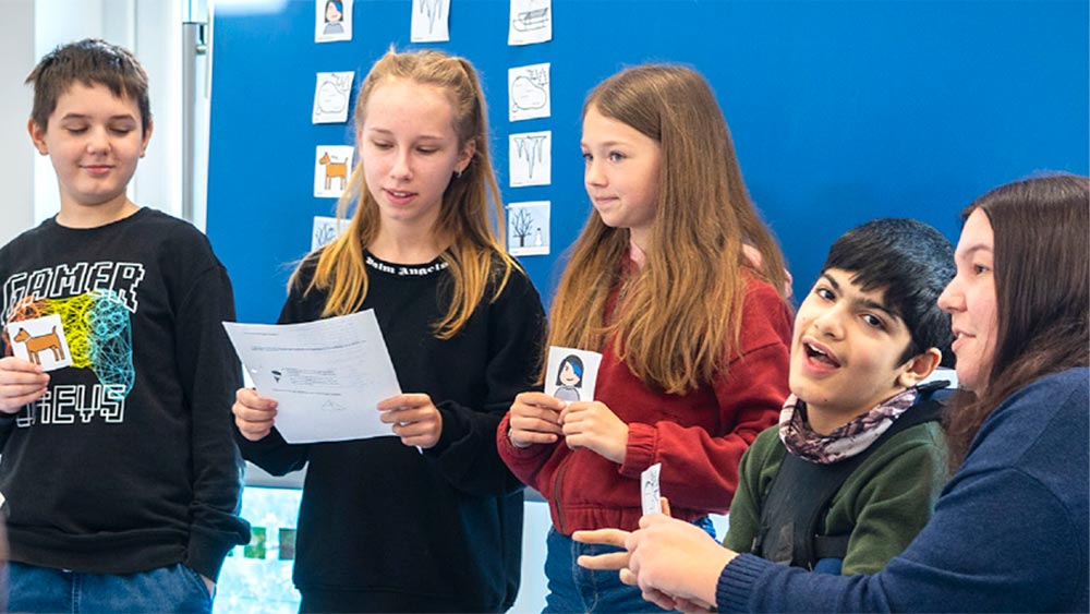 In der August Hermann Francke-Schule lernen Kinder mit und ohne Beeinträchtigungen zum Teil gemeinsam. Dafür wurde ein eigenes barrierefreies Schulgebäude errichtet, das für den gemeinsamen Unterricht eigene Inklusionszimmer zur Verfügung stellt.