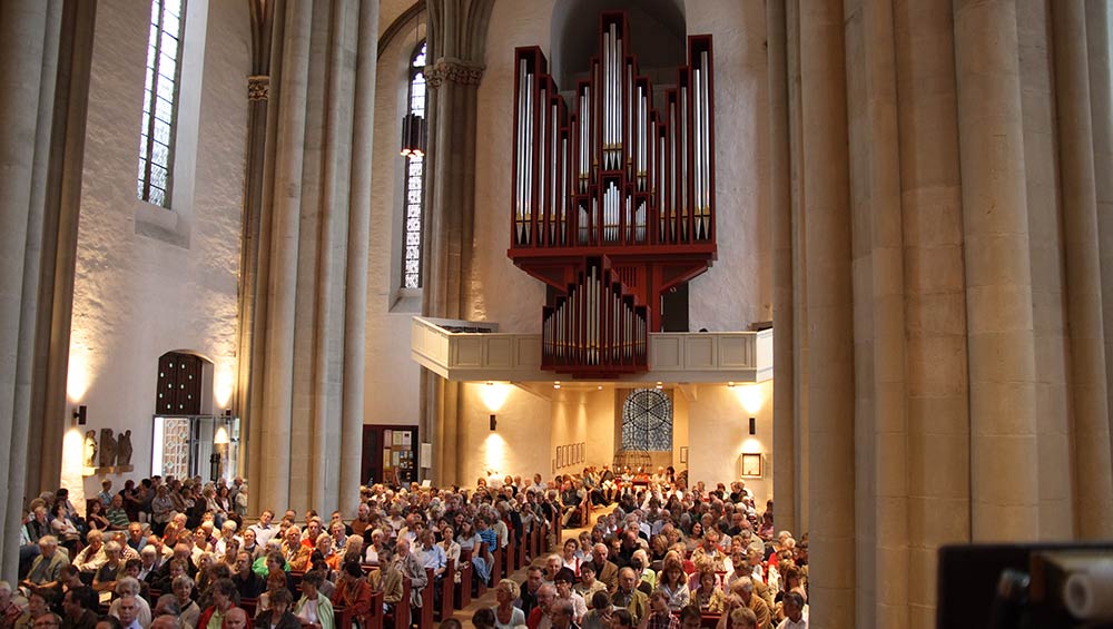 Beim Ökumenischen Chorspaziergang sind die Kirchen „zwischen sehr gut besucht und vollgestopft“, sagt der Kirchenmusikdirektor