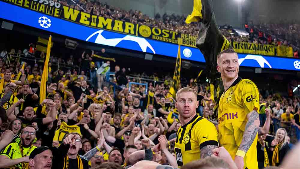 Über den Einzug ins Finale der Champions League jubeln Fans und Spieler gemeinsam (Archivbild)