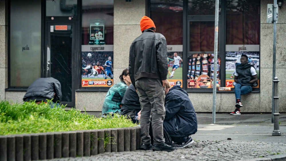 Drogenbenutzer am Karlsplatz in Frankfurt am Main