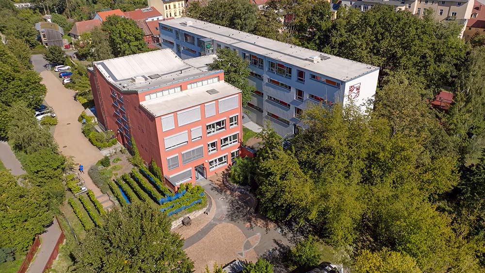 Evangelische Schulen sind beliebt. Hier ist etwa das Evangelische Gymnasium am Dom in Brandenburg an der Havel zu sehen