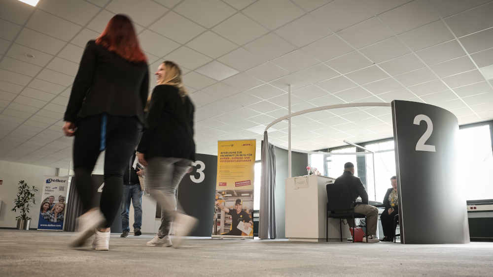 Der sogenannte Job-Turbo soll Ukrainer schneller in den Arbeitsmarkt bringen (Archivbild)