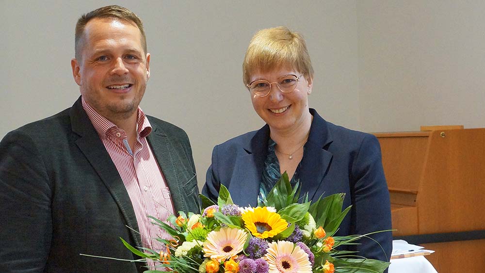 Ihr Mut hat gesiegt: Kathrin Kühl als frisch gewählte Pröpstin für Demmin mit Synoden-Präses Klemens Grube.