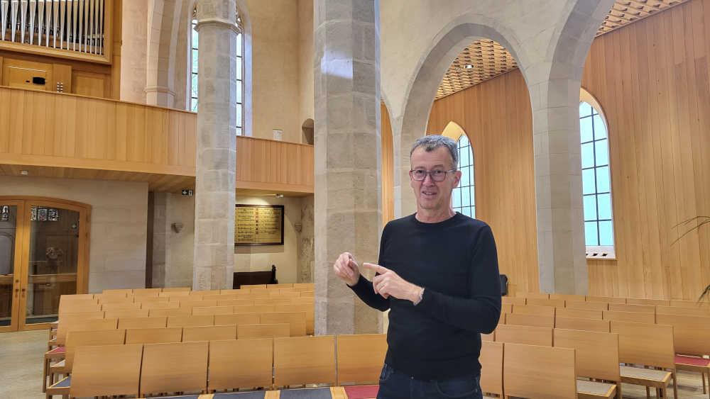 Pfarrer Georg Rieger in der evangelisch-reformierten Nürnberger Marthakirche (2024)