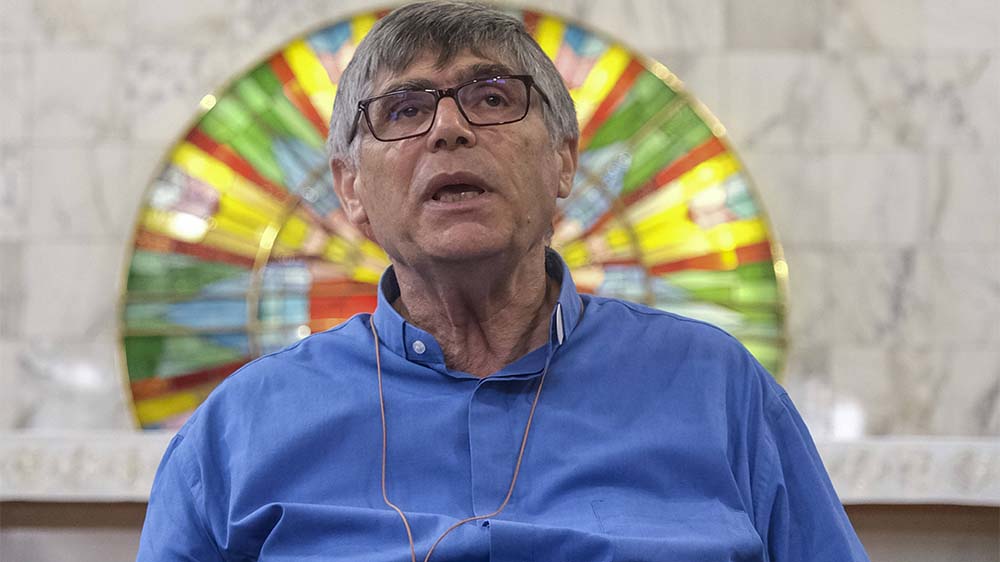 Der bekannte Sozialpfarrer Maurizio Patriciello setzt sich gegen die Mafia ein