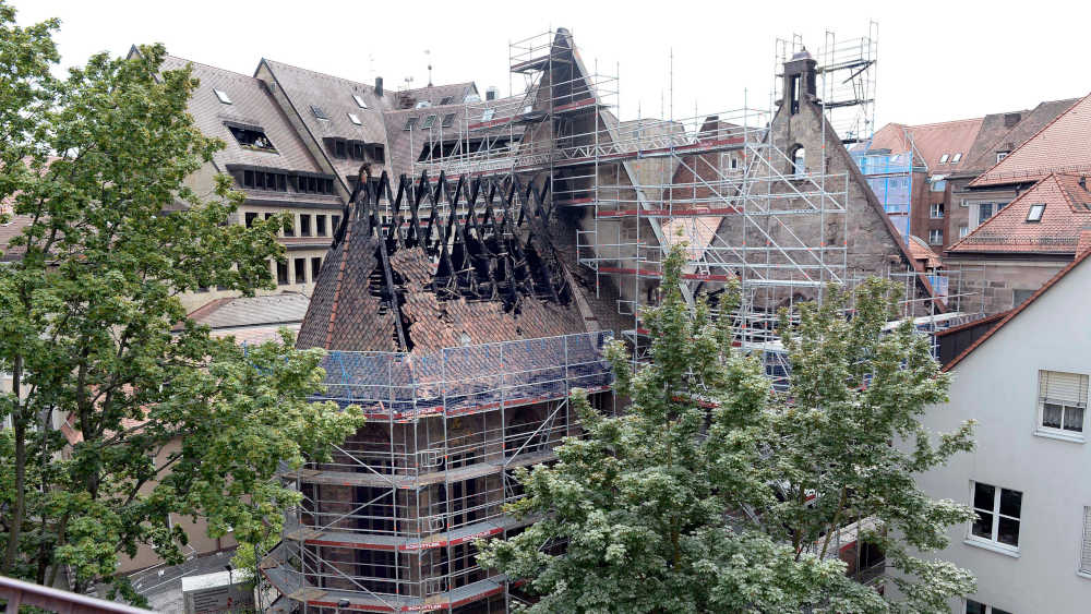 Die evangelisch-reformierte Marthakirche in Nürnberg nach dem verheerenden Brand