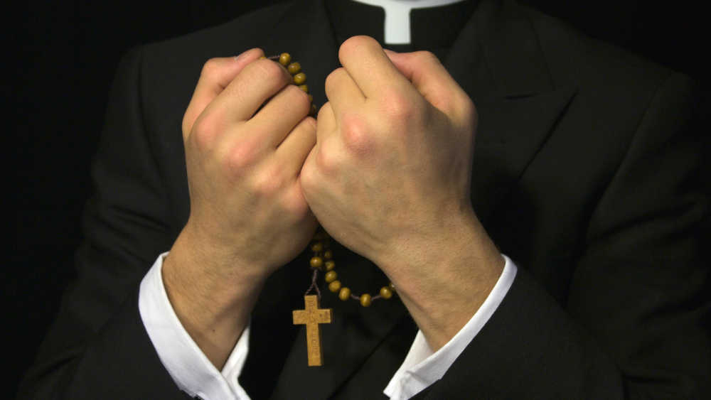 Der Beruf des Priesters wird für immer mehr katholische Männer unattraktiv