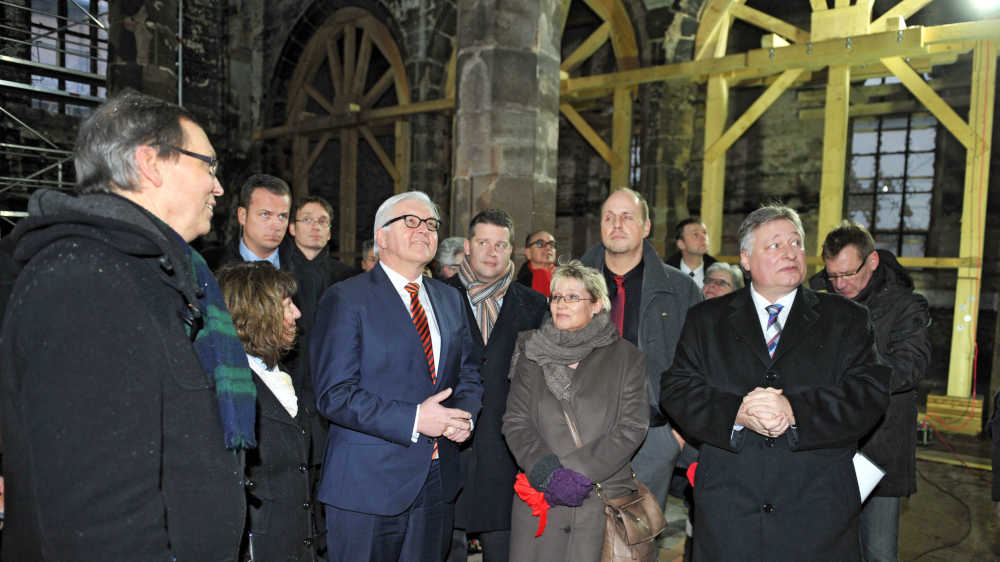 Frank-Walter Steinmeier (2015 Bundesaussenminister) besuchte die abgebrannte Nürnberger St.-Marthakirche