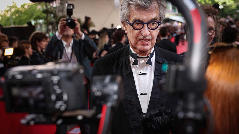 Wim Wenders ist ein deutscher Regisseur und Fotograf