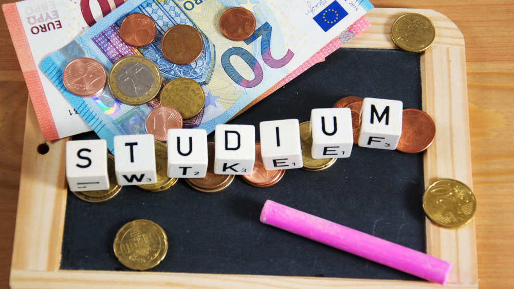 Der Paritätische Wohlfahrtsverband und das Deutsche Studierendenwerk fordern eine Nachbesserung der Bafög-Sätze