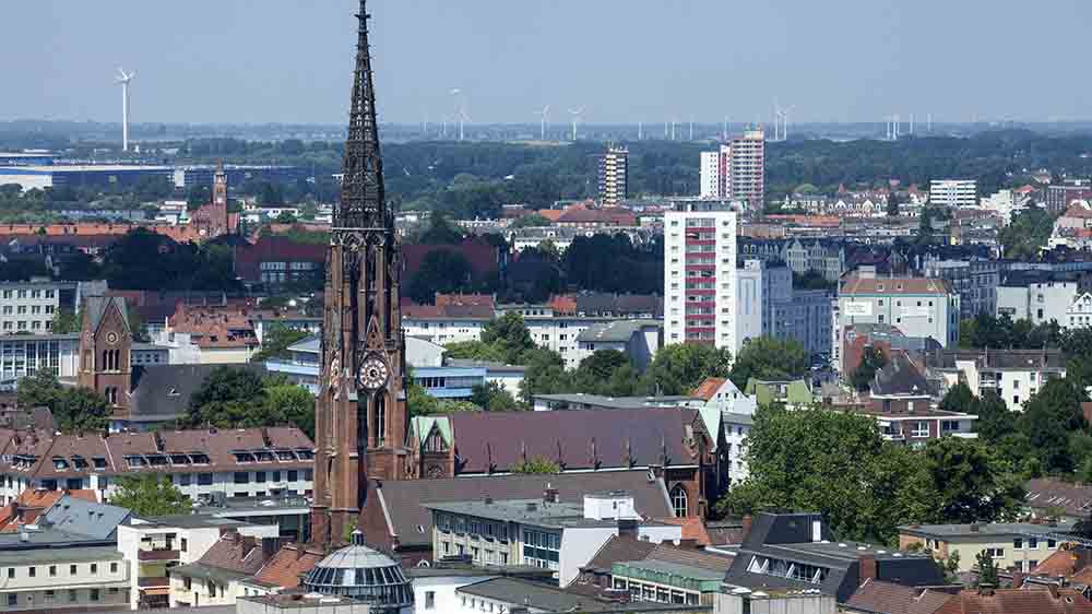 Image - Kirche in Bremerhaven nimmt Pflanzen in der Urlaubszeit auf