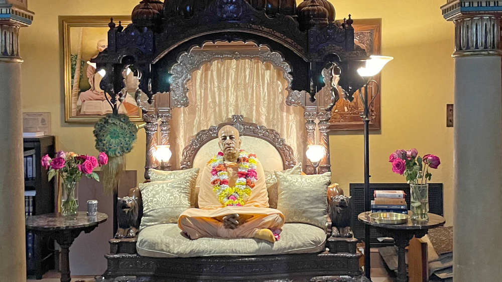 Gebetsraum mit der Guru Srila Prabhupada Figur in der Fisher-Villa in Detroit