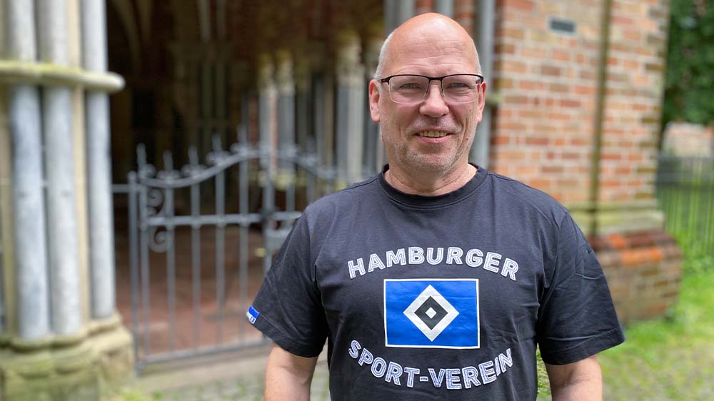 Lübecks Dom-Pastor Martin Klatt ist überzeugt, dass es Liturgie auch im Fußballstadion gibt