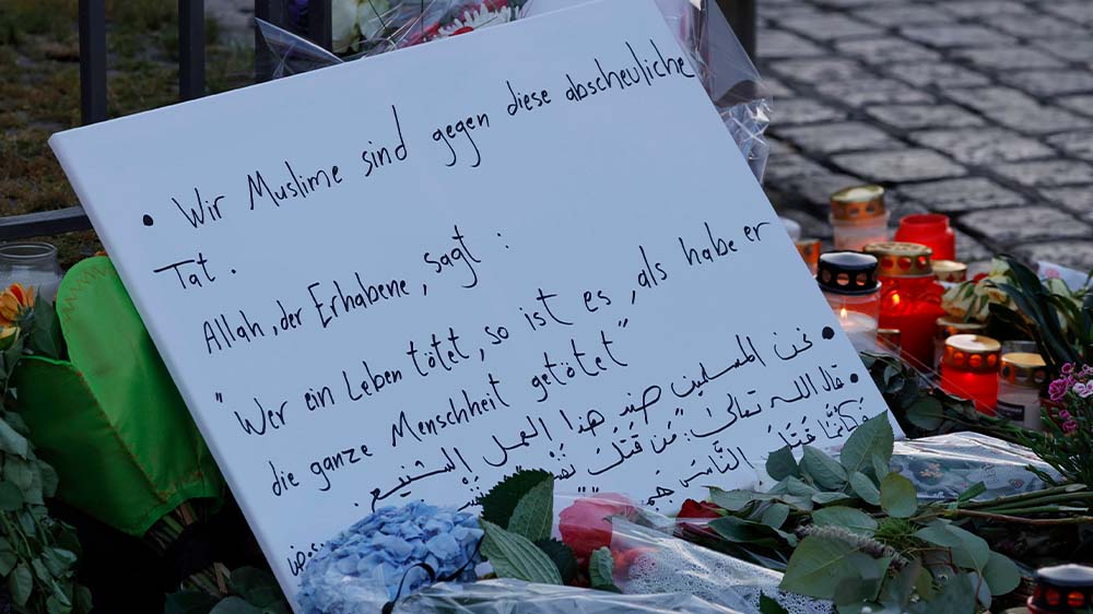 Nach dem Messerangriff: Anteilnahme am Marktplatz in Mannheim 