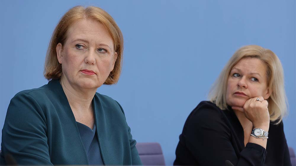 Paus und Faeser stellen den Bericht über häusliche Gewalt vor