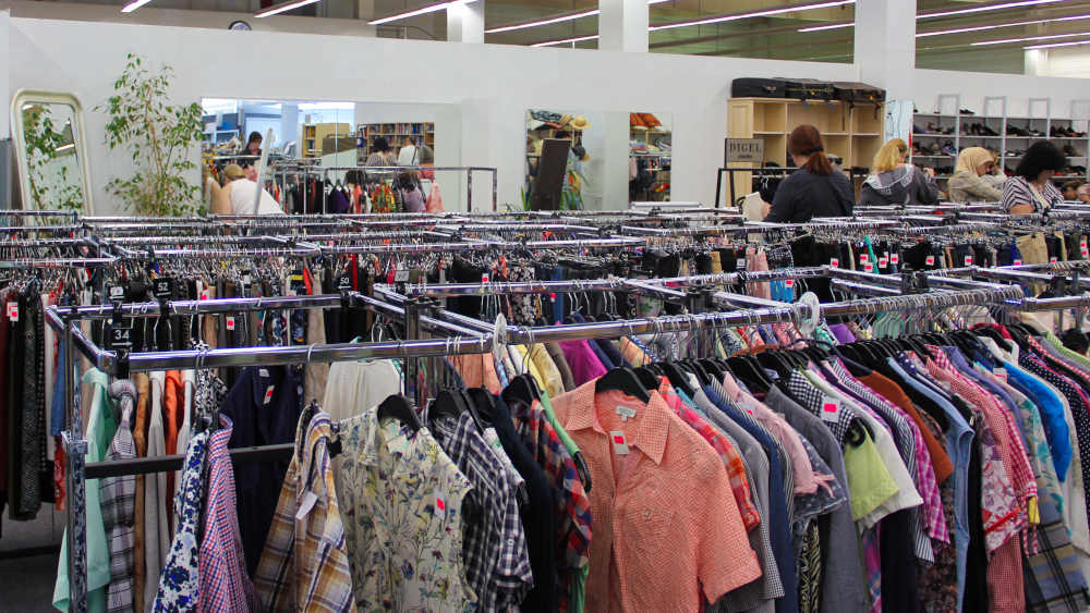 Image - Sozialkaufhaus schafft Umkleiden ab – wegen zu viel Diebstahl