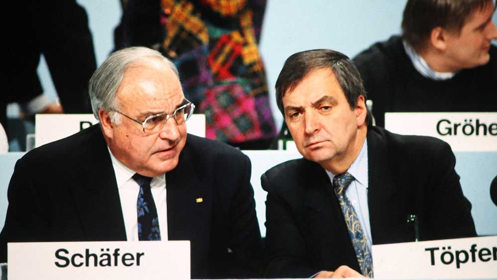 Klaus Töpfer mit Helmut Kohl beim CDU-Parteitag im Dezember 1991 in Dresden