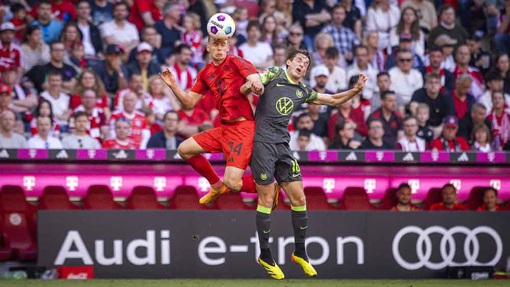 Bandenwerbung – wie hier bei einem Bundesligaspiel – wird dem deutschen TV-Publikum virtuell eingespielt