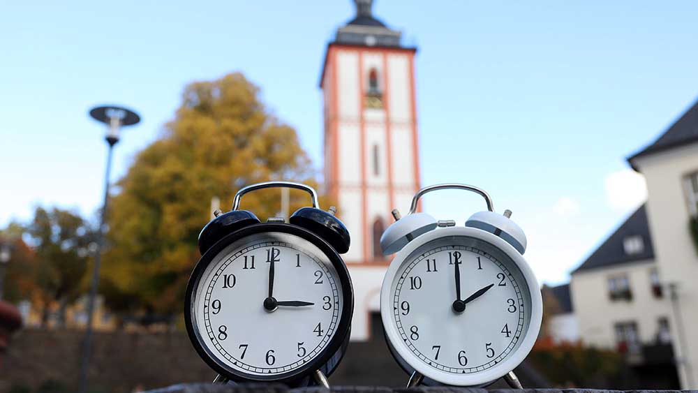 Zeitumstellung auf Winterzeit, in der Nacht vom 26. auf den 27. Oktober werden die Uhren eine Stunde zurückgedreht