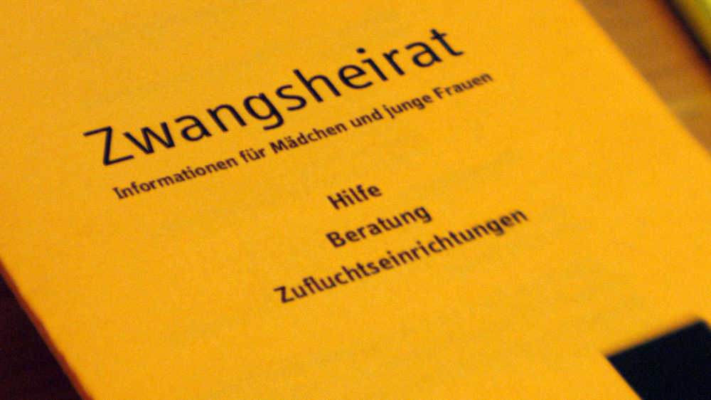 Die Frauenrechtsorganisation Terre des Femmes klärt an Berliner Schulen über drohende Zwangsheiraten auf