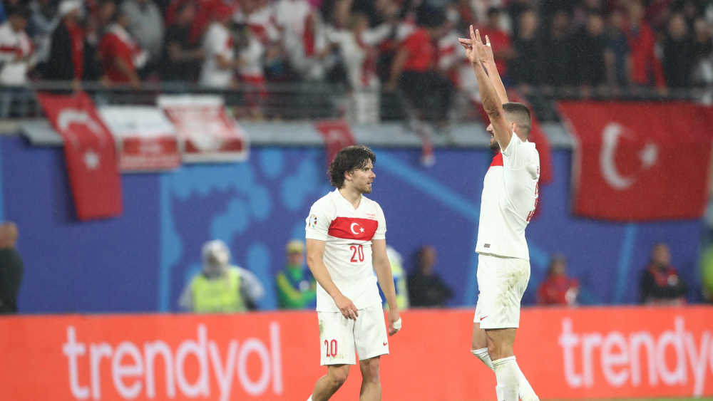 Image - UEFA sperrt türkischen Spieler Demiral wegen “Wolfsgruß”