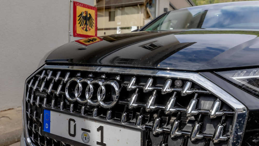 Spitzenpolitiker sind weiterhin mit besonders klimaschädlichen Fahrzeugen unterwegs