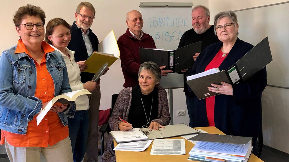 Kennen sich aus mit Anträgen: die Hann. Mündener Formularlotsinnen und -lotsen.