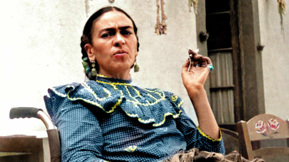 Die mexikanische Malerin Frida Kahlo (1907-1954) im Haus von Coyoacan