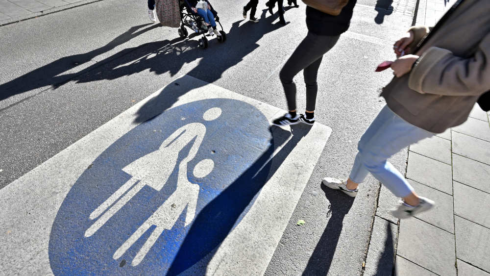 Die Bundesregierung will laut einem Medienbericht den Anteil des Fußverkehrs in Deutschland deutlich steigern und für mehr Sicherheit von Fußgängern sorgen