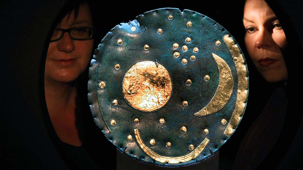 Die Himmelsscheibe von Nebra ist schon in mehreren Museen gezeigt worden, hier im Landesmuseum für Vorgeschichte in Halle