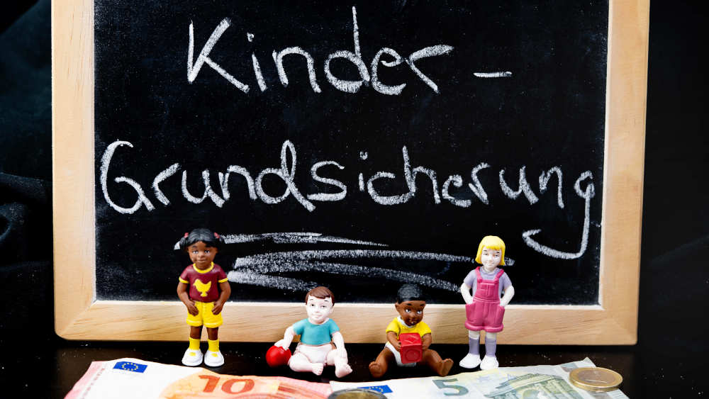 Der Kinderschutzbund kritisiert, dass sich die Ampel-Koalition von zentralen Punkten der Kindergrundsicherung verabschiedet habe