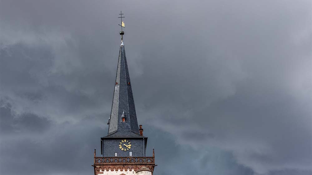 Dunkle Aussichten: Die Kirchensteuereinnahmen sinken