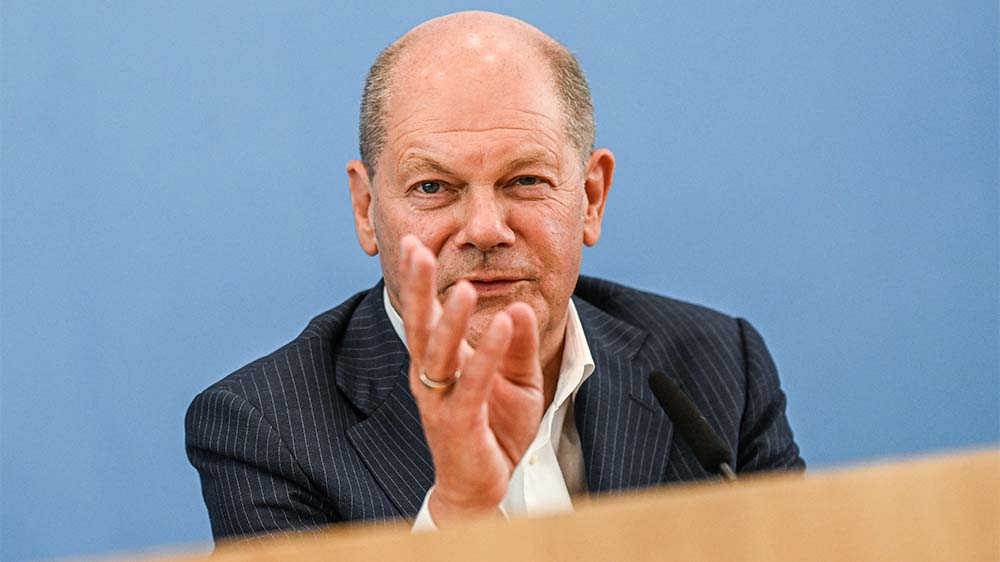 Bundeskanzler Olaf Scholz (SPD) äußert sich auf seiner Sommer-Pressekonferenz in der Bundespressekonferenz zu aktuellen Themen