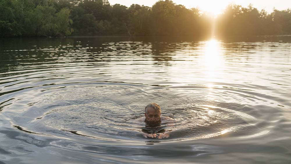 Schwimmen im See macht Spaß, kann aber vor allem für bestimmte Menschengruppen gefährlich sein