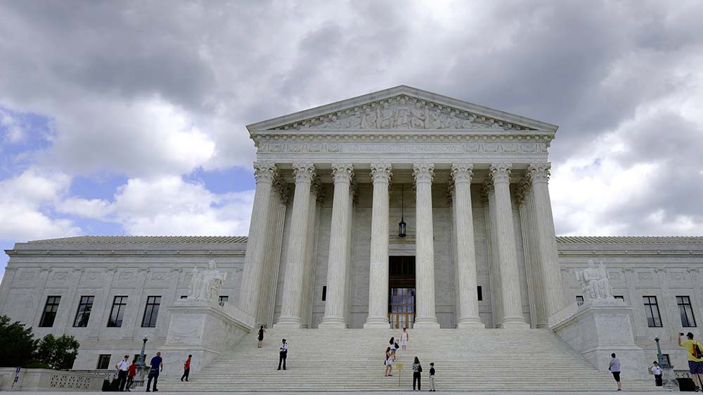 Leider symbolisch: Über dem Supreme Court ziehen dunkle Wolken auf