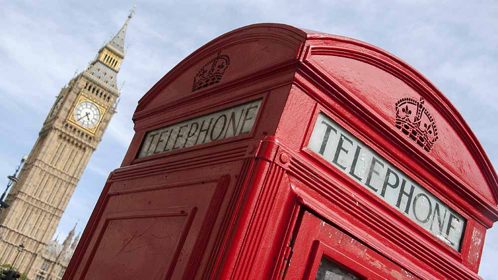 Giles Gilbert Scott, Architekt der Liverpooler Kathedrale, entwarf auch die berühmte britische Telefonzelle